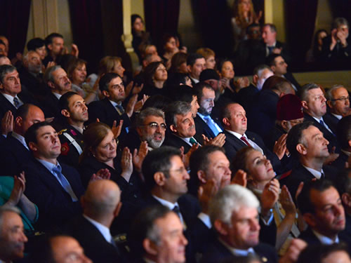Cumhurbaşkanı Gül, Gürcistan Devlet Dans Topluluğu Sukhishvili'nin Gösterisini İzledi